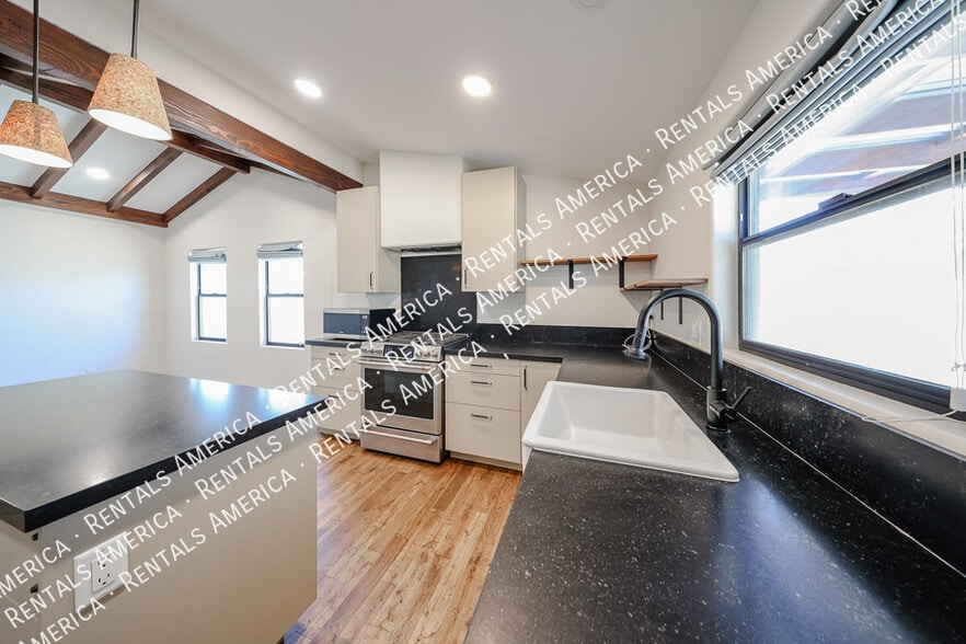 Building Photo - 3809 N 9th St