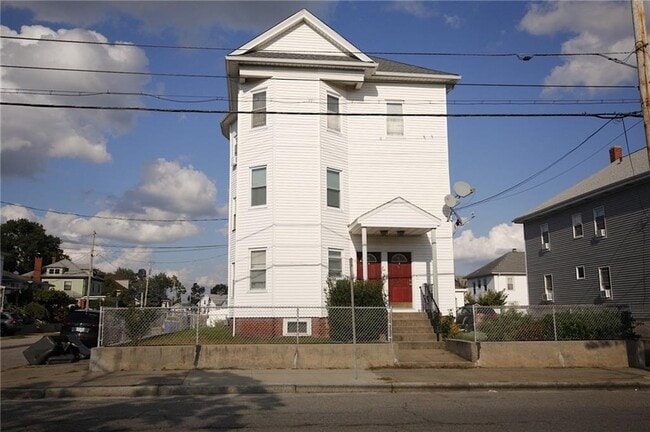 Building Photo - 336 Prospect St
