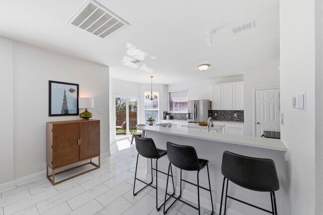Building Photo - 4943 Sunset Ridge Dr