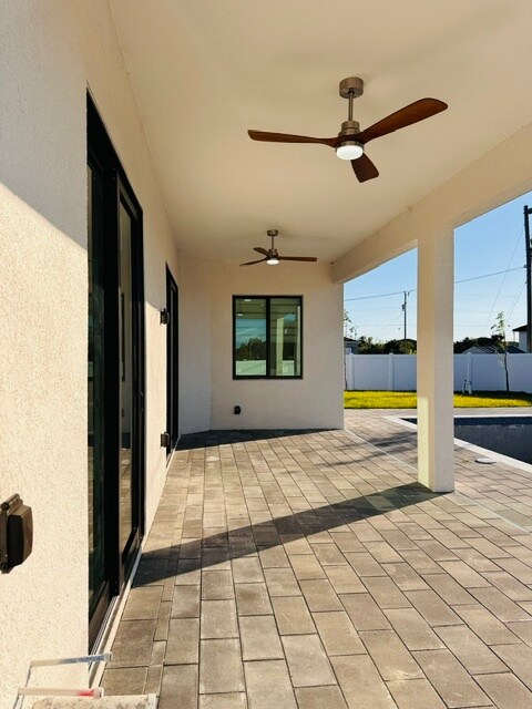 Building Photo - 2014 NE 9th Ave