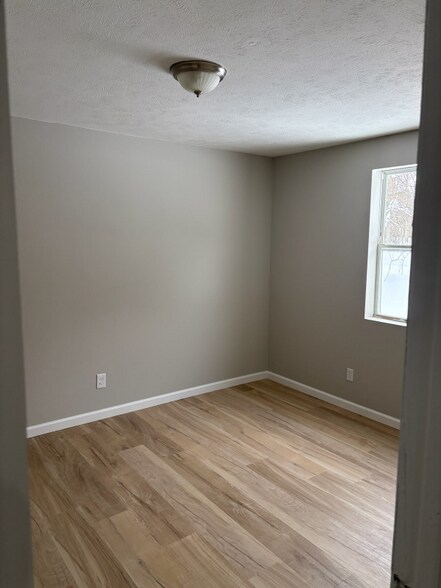 Building Photo - 1669 Seaman Rd