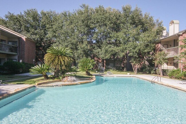 Building Photo - 6500 Harbor Town Dr