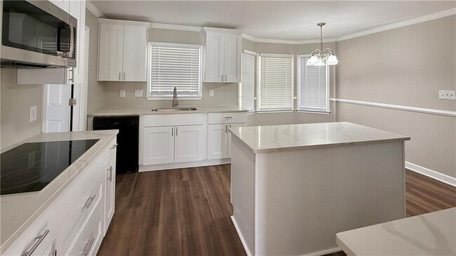 Building Photo - 1735 Ridgefield Dr