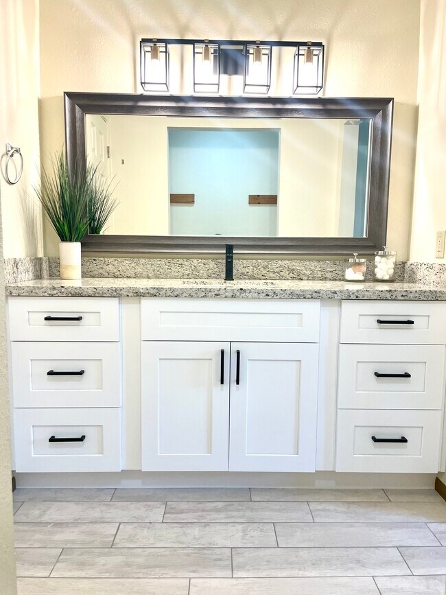 Building Photo - 5458 Folsom Dr