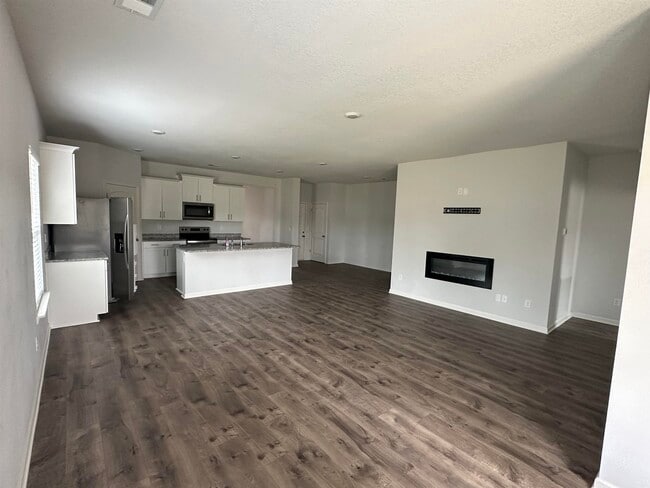 Building Photo - 485 Windemere Lp