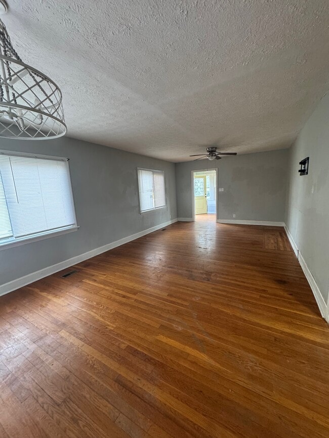 Building Photo - 231 S Highland St