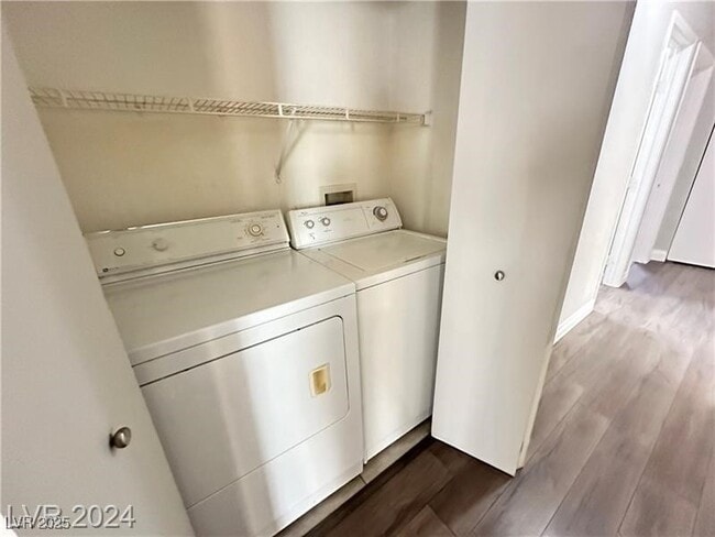 Building Photo - 1913 Poppy Hill St