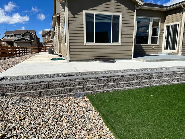 Building Photo - 17451 Leisure Lake Dr