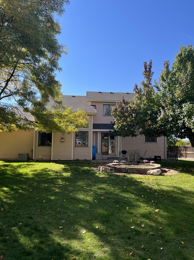 Building Photo - 2032 Prairie View Ct
