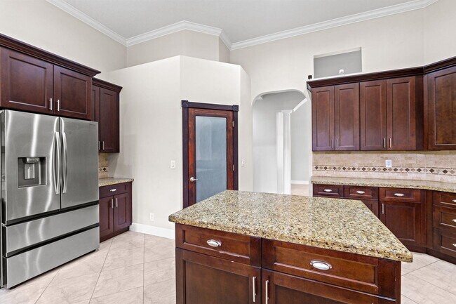 Building Photo - 16596 82nd Rd N