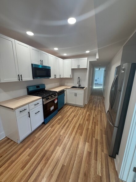 Building Photo - 255 Main Street