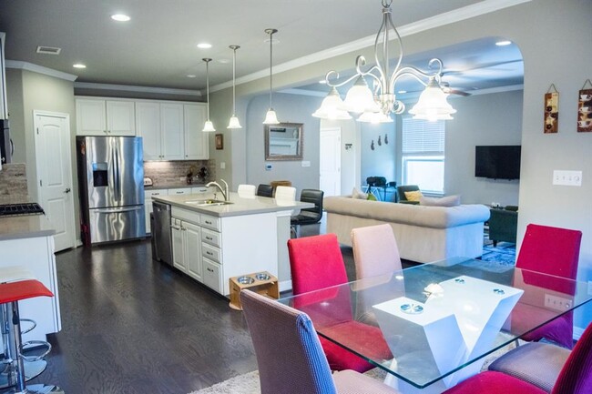 Building Photo - 12304 Terraza Cir