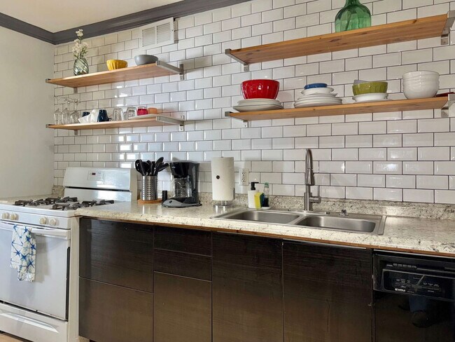 Building Photo - 215 Piedmont Ave NE