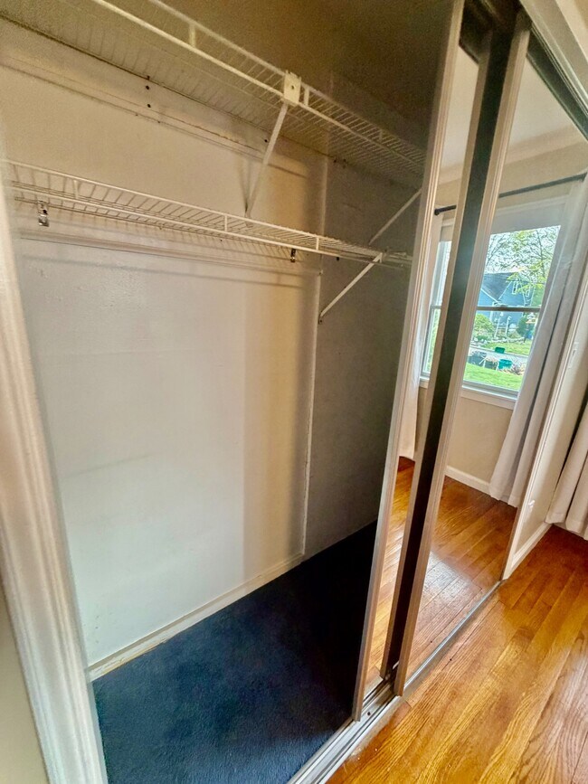 Building Photo - 51 Iroquois Rd