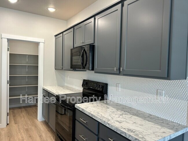 Building Photo - 4987 W Avilla Dr