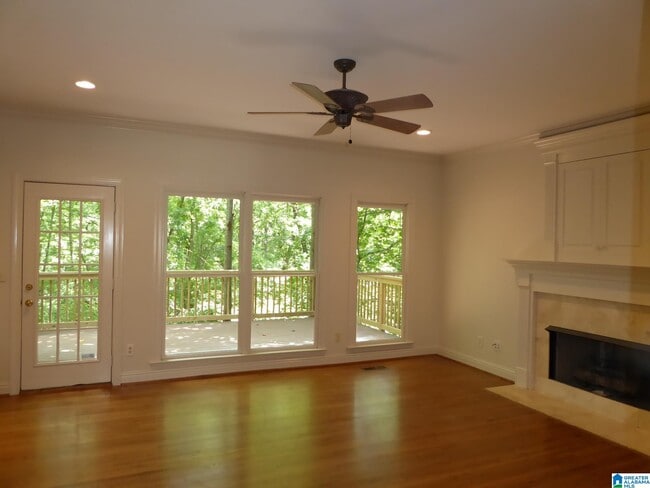 Building Photo - 1040 Cole Cir