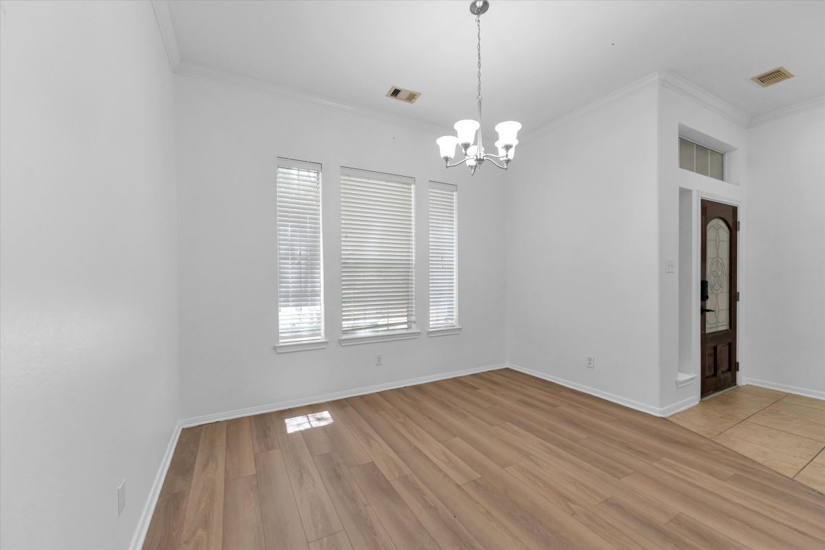 Building Photo - 14823 Yellow Begonia Dr