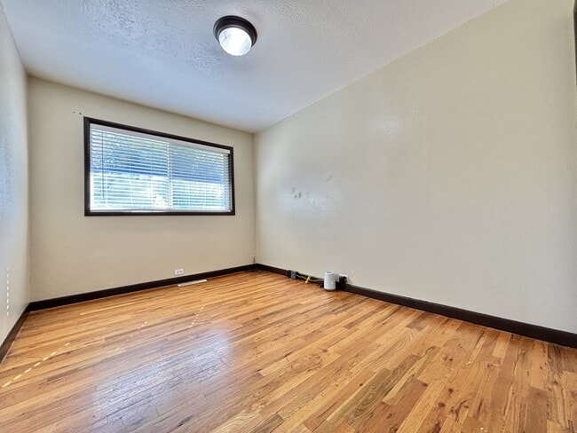 Building Photo - 6917 W Randolph Dr