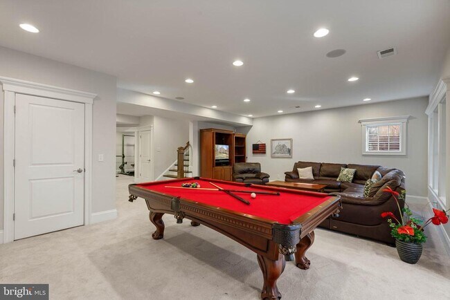 Building Photo - 1604 Colonial Ln