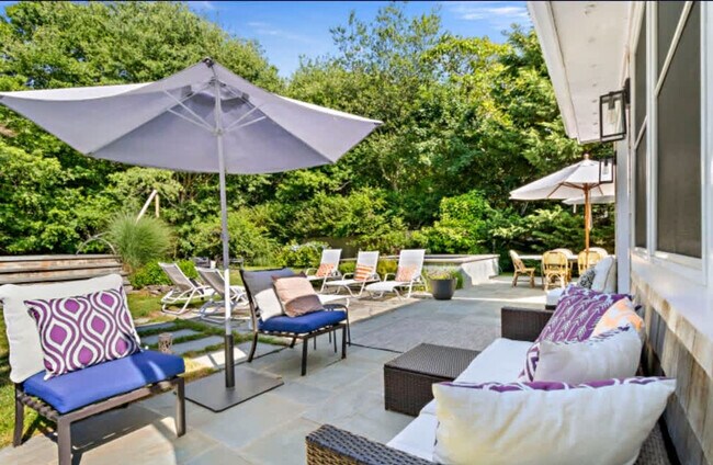 Building Photo - 14 Millstone Dr