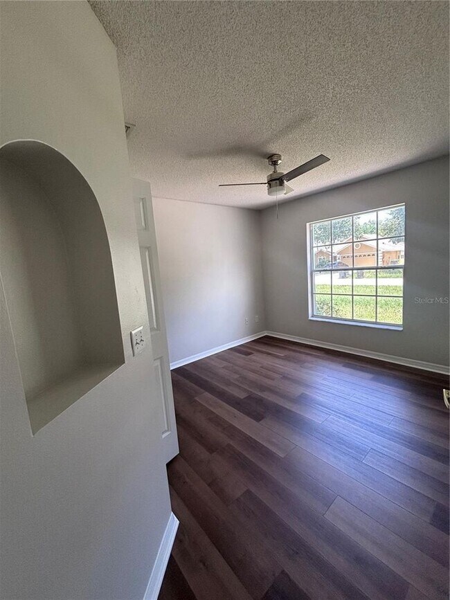 Building Photo - Davenport Home