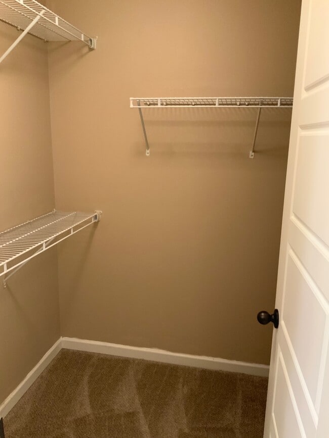 Building Photo - Price Reduction. Chelsea Park!!!  4 Bedroo...