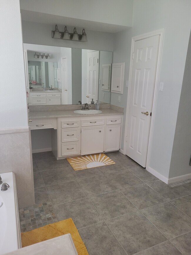 Building Photo - 1802 Copperwood Ln