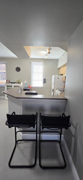 Building Photo - 2945 NE 185th St