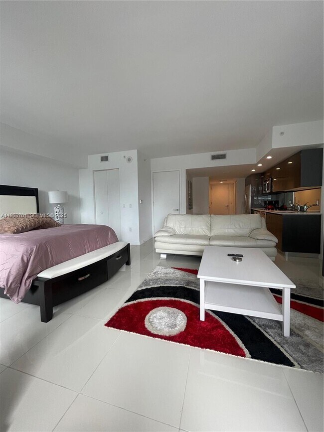 Building Photo - 31 SE 6th St