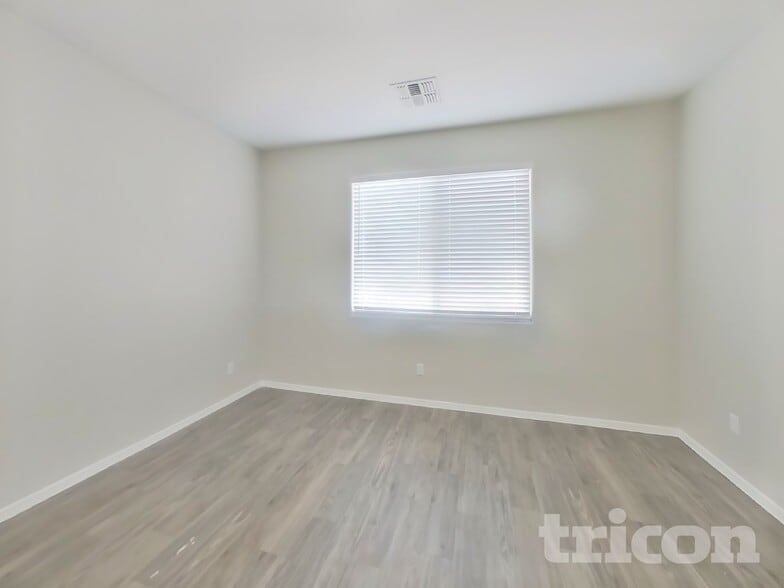 Building Photo - 7310 W St Charles Ave