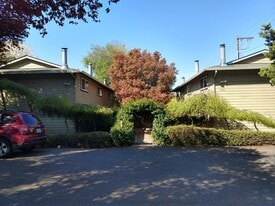 Building Photo - 2707 SE 50th Ave