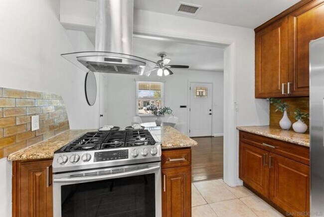 Building Photo - 8420-8424 Dallas St