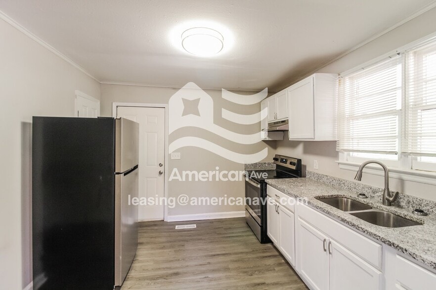 Building Photo - 1949 Manson Rd