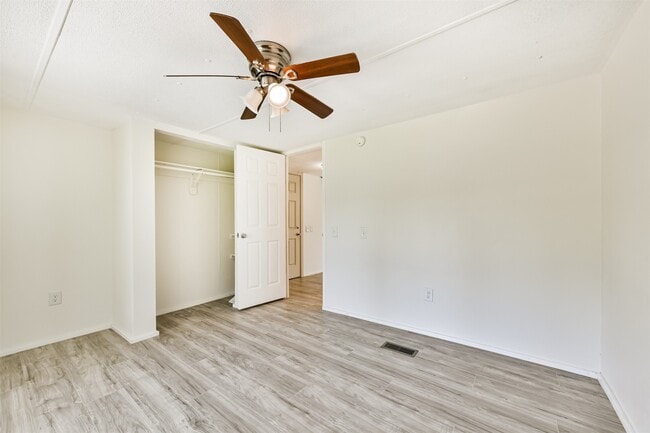Building Photo - 1749 Max Rd