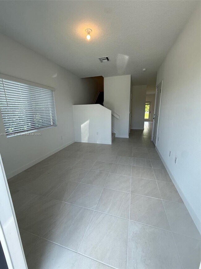 Building Photo - 5044 Gooseberry St