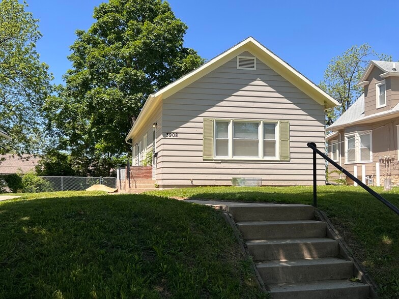 Building Photo - 3908 Adams St
