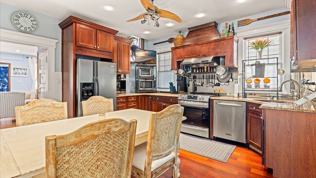 Building Photo - 27 S Oakland Ave