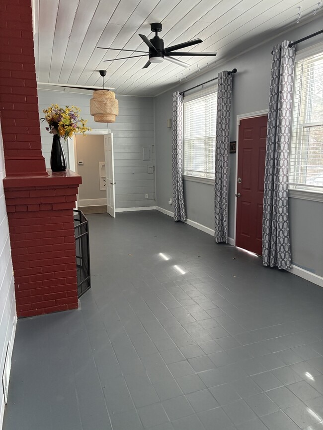 Building Photo - 3348 N Pitt St