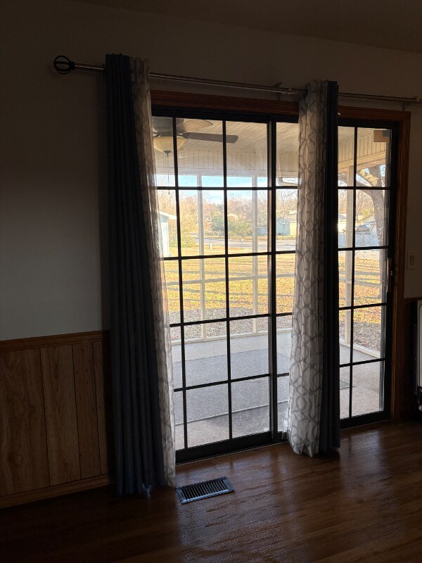 Building Photo - 1035 McClure Ln