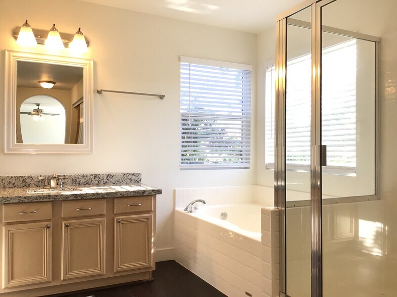 Building Photo - 2712 Ineisa Ct