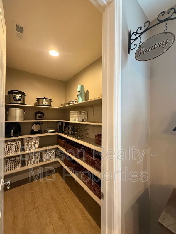 Building Photo - 3325 Show Jumper Ln