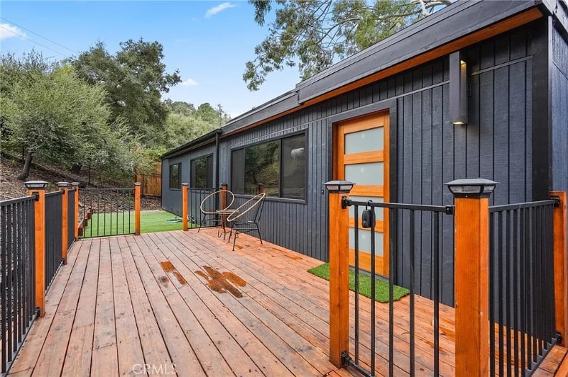 Primary Photo - 21171 Colina Dr