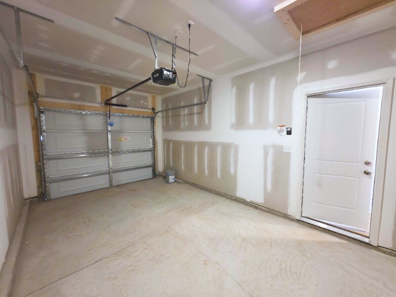 Building Photo - 4230 Acorn St