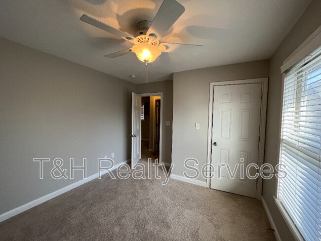 Building Photo - 2029 Ruckle St