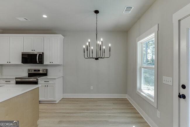 Building Photo - 110 Rains Rd