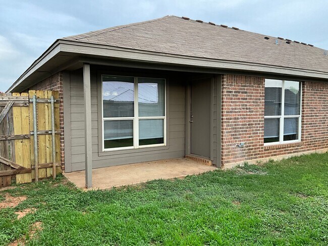 Building Photo - 10220 Lilac Ln