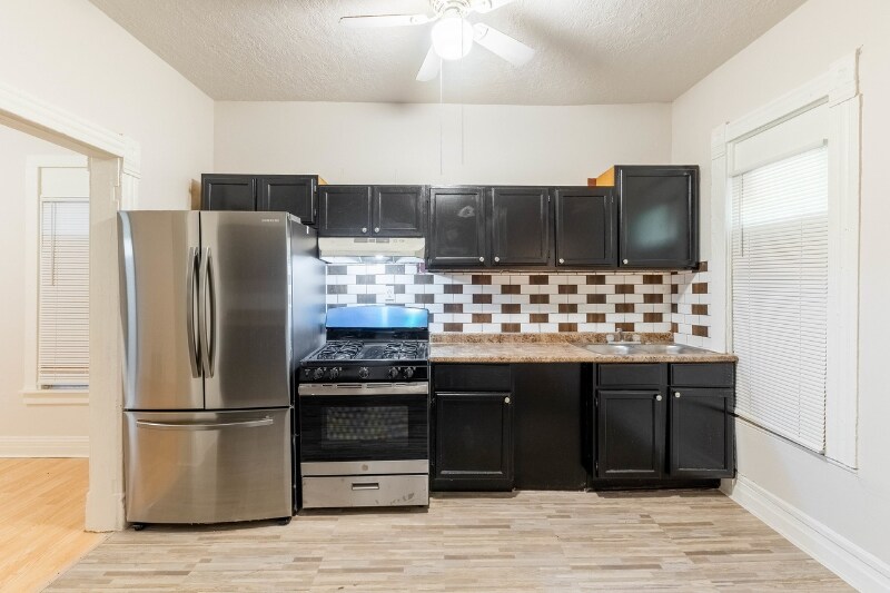 Building Photo - 235 W 110th St