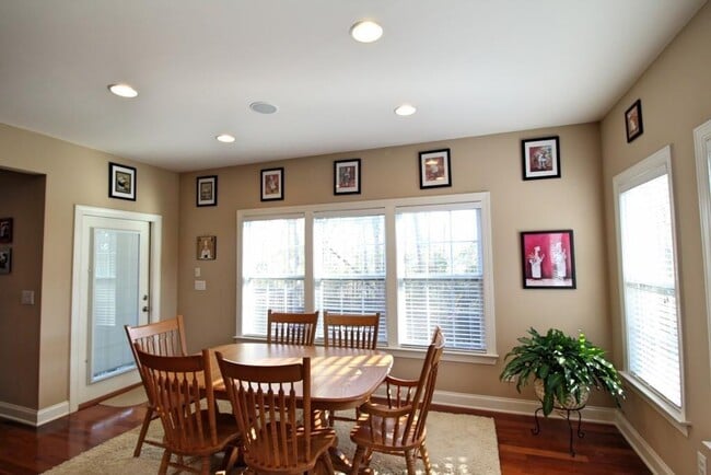 Building Photo - 2217 Chaseford Ln SW