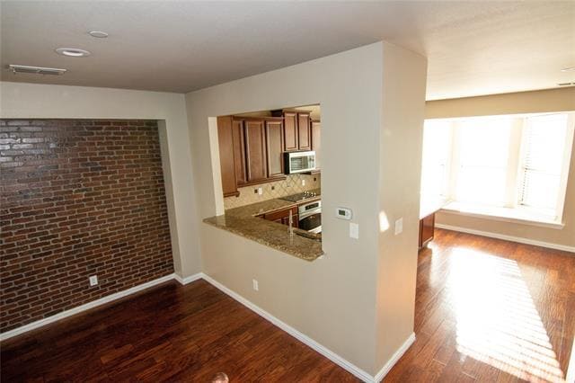 Building Photo - 2557 Jacobson Dr