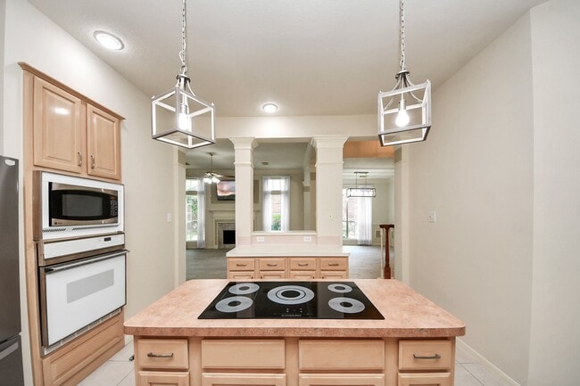 Building Photo - 1123 Spinnaker Way